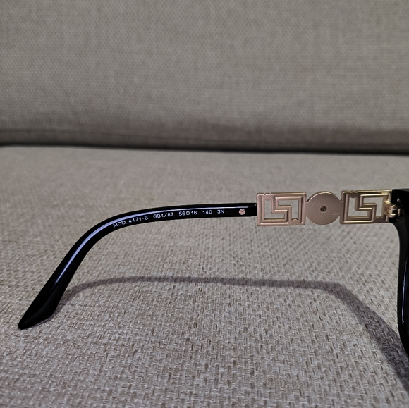 Authentic Versace Sunglasses NWT org $536 - Picture 12 of 16
